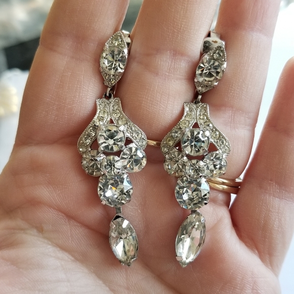 Vintage earrings sparkly clear rhinestones glam silver tone clip on bridal bride - Picture 7 of 9